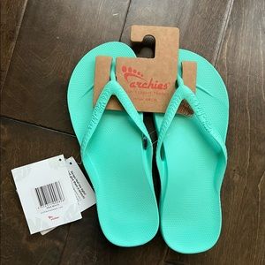 Womens Archie’s high arch support mint flip flops size 6 BRAND NEW